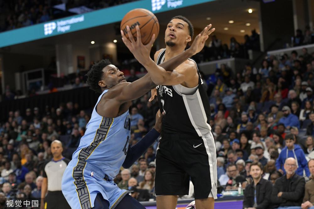 在冲冠的球 在冲冠的球